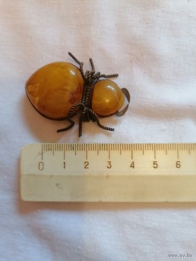 Брошь СССР янтарь старая