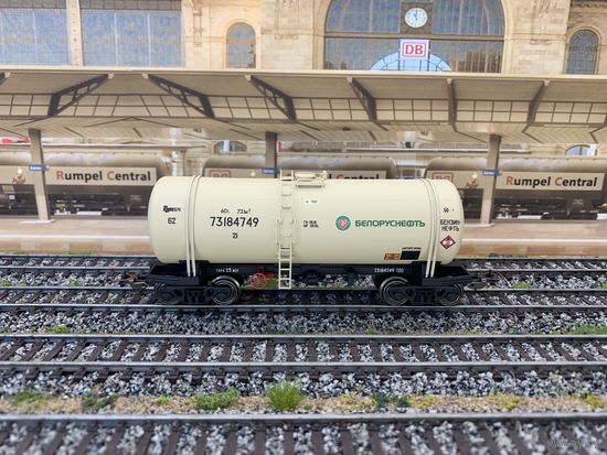 Цистерна 4-х осная БЕЛОРУСНЕФТЬ. Масштаб НО 1:87.