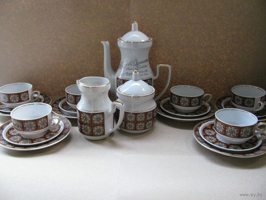 Сервиз фарфоровый чайный на 6 персон 21 предмет. Рига, знак качества. 1976 г.