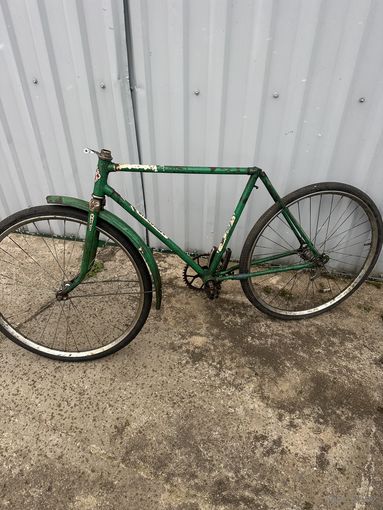 Отличная по геометрии рама на последнюю модель Вайрас-Орлёнок уже на прямой раме. По-родне педальный отлично работающий узел-нет левого шатуна.