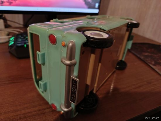 Машинка коллекции Sylvanian Families Campervan Family