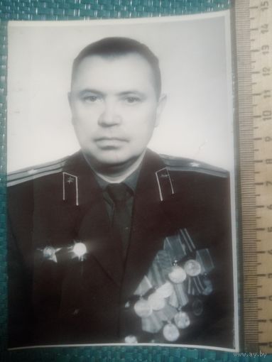 Фотография. Майор-связист с наградами.
