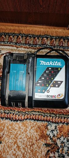 Зарядное устройство Makita DC18RC