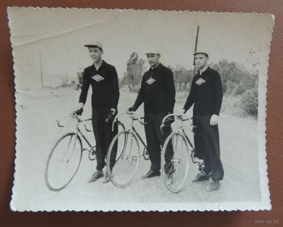 Фото "Велогонщики", 1940 г.