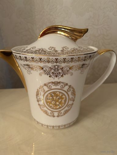 Фарфоровый коллекционный чайник