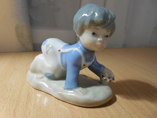 Фарфоровая статуэтка. Малыш. Испания.