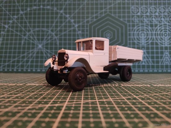 Масштабная модель ЗиС 32 Бортовой Масштаб 1/43 Наш автопром