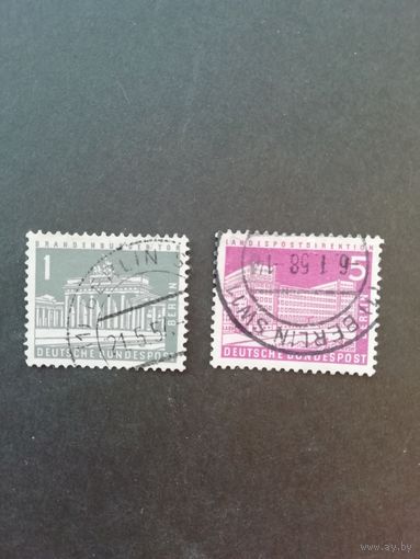 Западный Берлин 1957 две марки из серии "Стандарт. Виды Берлина" (гашеные без клея одна марка с наклейкой) Mi.140-141 каталог 0.60 евро