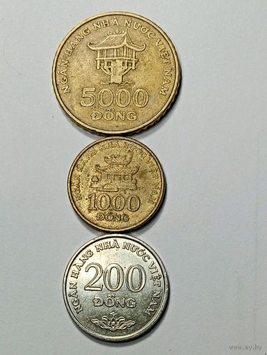 Вьетнам 5000 донгов 2003 , 1000 донгов 2003 , 200 донгов 2003  года .