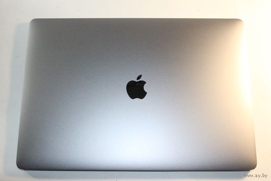 Ноутбук Apple MacBook Pro 15" Touch Bar (2018 год) MDM
