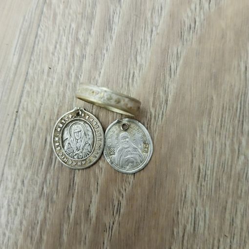 2 серебряных медальона+сер.кольцо от почаевской бож.матери.