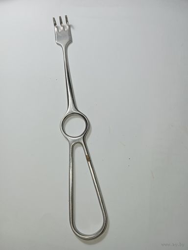 Медицинский инструмент с рубля .