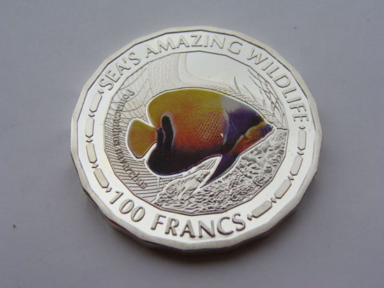Бурунди. 100 франков 2015 год  UC#213  "Рыба ангел-капитан Pomacanthus navarchus Лев"