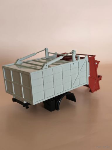 Бункер от мусоровоза , для конверсии. от АИСТ масштаб 1:43