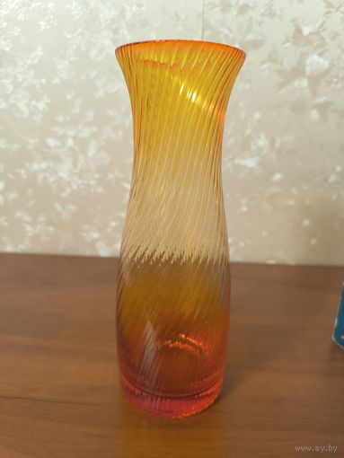 Ваза. Дятьковский завод. 1960 гг. Рубиновое стекло СССР