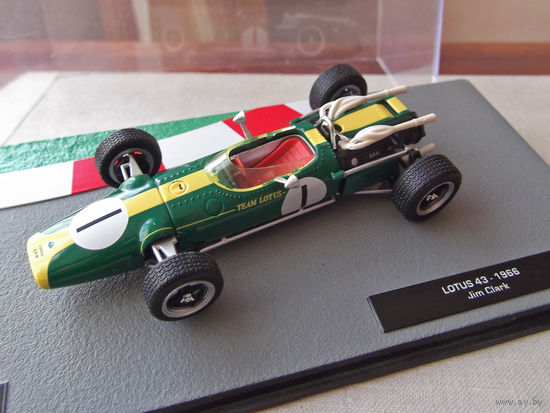 Модель автомобиля 1-43 Фомула 1 Formula 1 F1 Lotus 43 1966 Jim Clark В комплекте модель, бокс, журнал Состояние модель как новая журнал отличное