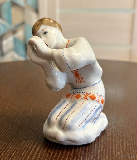 Статуэтка Фарфоровая Мальчик Лель .  Артель Прогресс