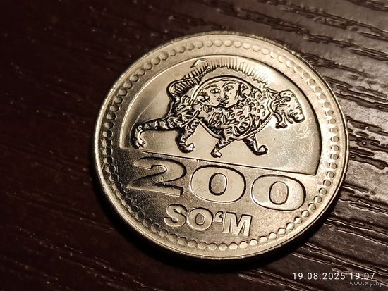 Узбекистан 200 сум 2018
