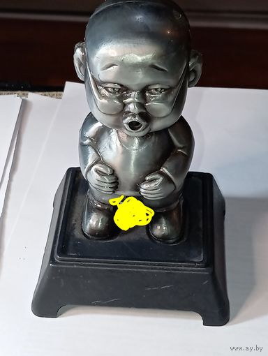 Зажигалка газовая . Писающий мальчик .