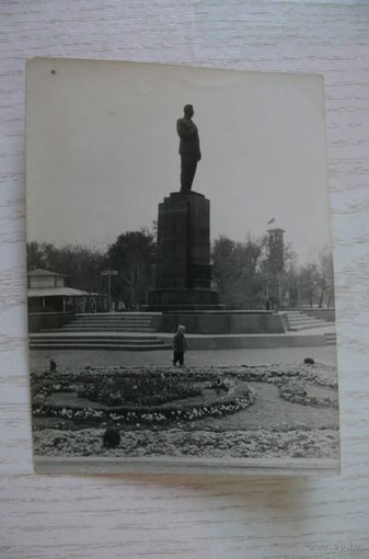 Фото СССР. Узбекская ССР, Ташкент, Памятник Сталину в сквере Революции, до 1961г.