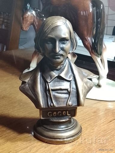 Бюст Н.В. Гоголя. Бронза