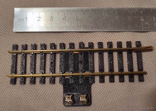 Рельс прямой с контактами питания L=100mm Fleischmann #1700/2K, НО 1:87