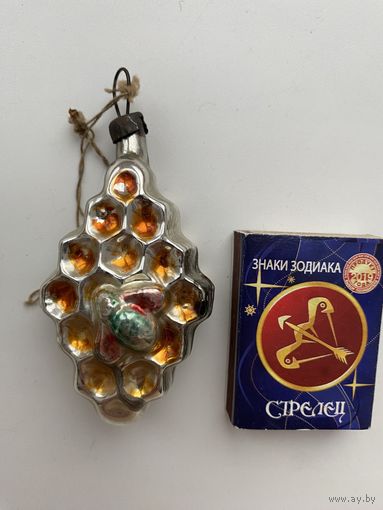 Елочная игрушка. Соты. Имеется дефект ( дырочка) смотри фото).