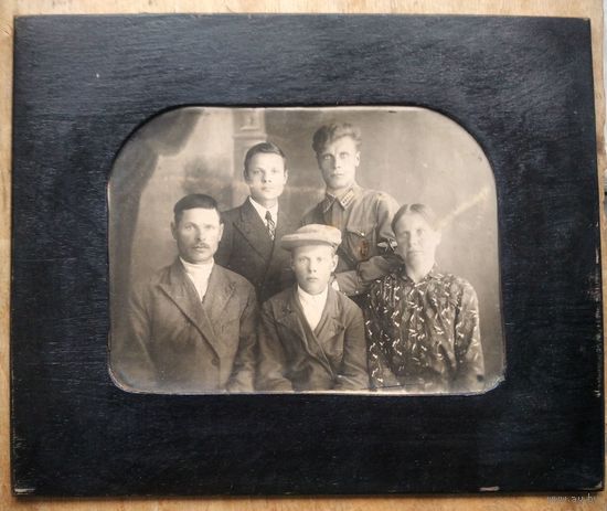 2 фото офицера летчика. До и после ВОВ. 12х17 см и 7.5х11 см. Цена за оба.