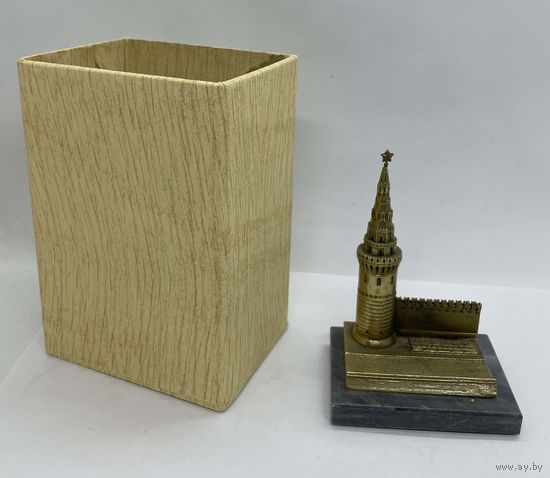 Бронзовая миниатюра на камне. Московский Кремль. Водовзводная башня