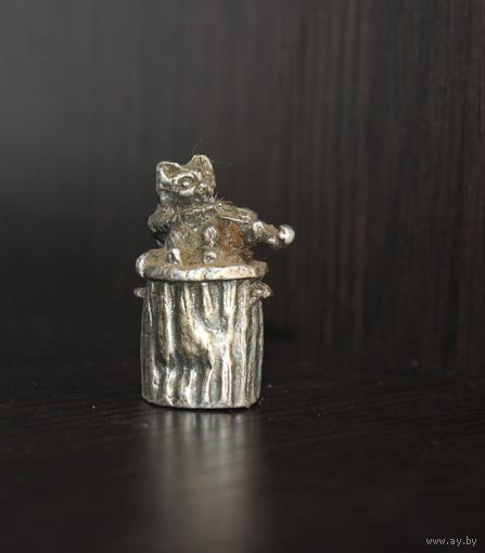 Металлическая, декоративная статуэтка "Кот со скрипкой", клеймо, Тайвань.