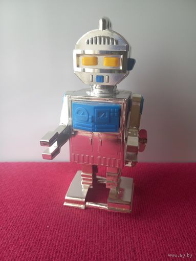 Игрушка механическая. Заводной Робот СССР. Рабочая.