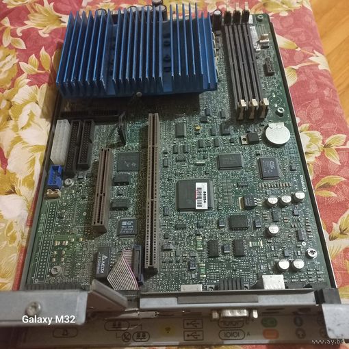 Ретро материнская плата с процессором