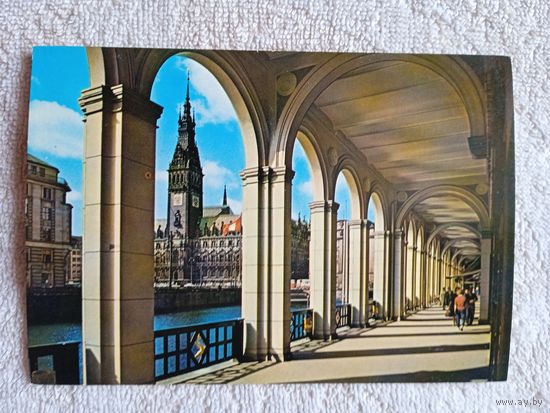 Германия, Гамбург. Аркады Альстера и ратуша