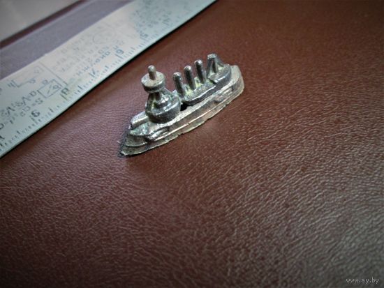 СТАРИННЫЙ ОЛОВЯННЫЙ КОРАБЛИК, ДЕТСКАЯ ДОРЕВОЛЮЦИОННАЯ ИГРУШКА.