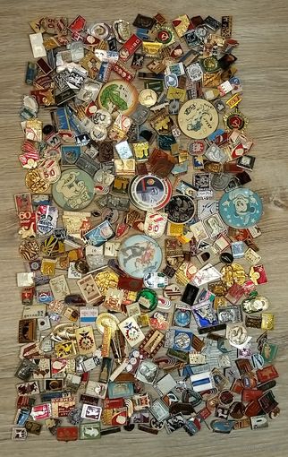 Большой лот значков. Свыше 300 штук. С рубля, без минимальной цены.