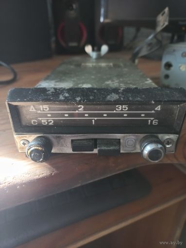Автомобильный радио приемник А 370М1-3.Сделано в СССР.