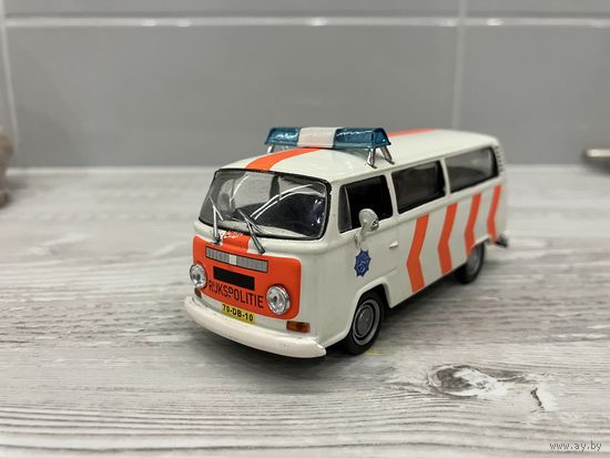 1/43 Volkswagen T2 Police