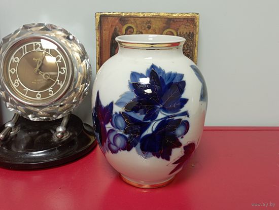 Поразительно красивейшая фарфоровая ваза "Смородина".СССР.Полонский ФЗ. 1960-1970 гг. 20 см.