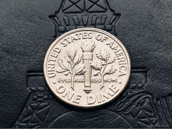 США. 10 центов (1 дайм) 1996 P (Roosevelt Dime). Брак, смещение. Торг.