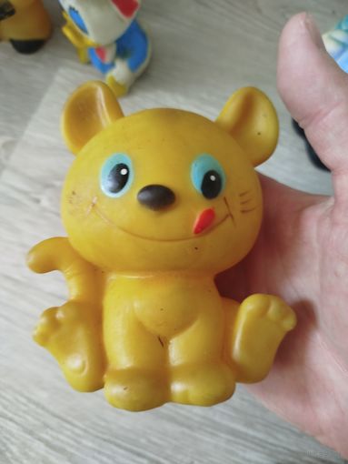 Игрушка старая,резина,с рубля