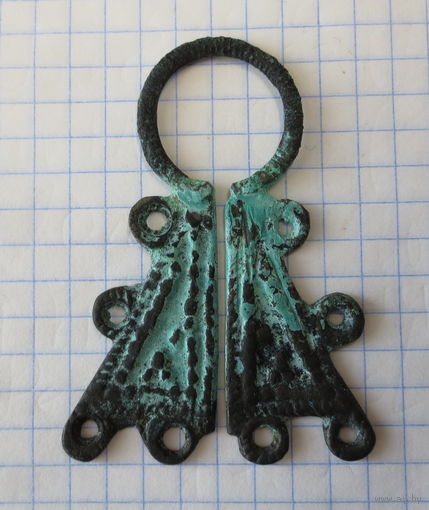 Застёжка - фибула (сульгама). Большая: 60 х 40 мм.