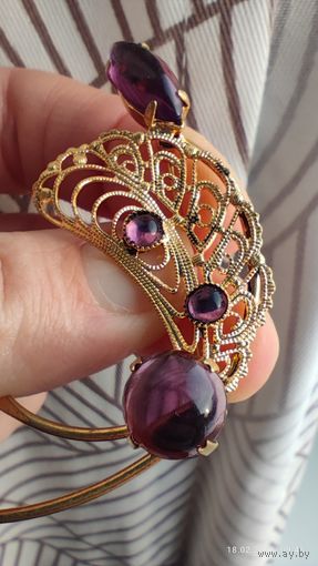 Чешская брошь ажурная с кабошенами