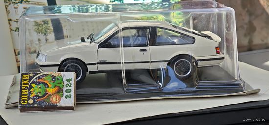 Opel Monza  машинка