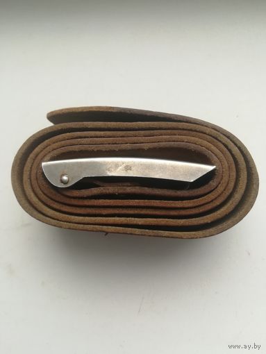 Ремень брючный. Размер 101 см. длина, 4 см. ширина.