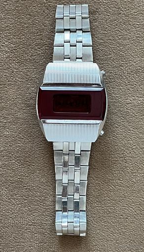 Часы ЭЛЕКТРОНИКА-1. Терминатор. Все родное. Поставил батарейки, не за работали. Состояние ХОРОШЕЕ!