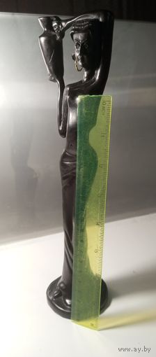 Статуэтка Девушка с кувшином