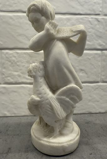 Статуэтка ДЕВУШКА КОРМИТ КУР. Камень. СССР. 1930г  Распродажа коллекции!!!