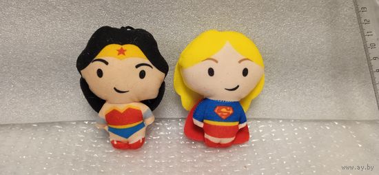 Коллекционные игрушки из Макдональдс. Супер герои. 2021г. Чудо-женщина, супергерл. 16