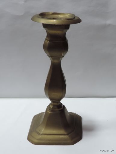 Подсвечник. Высота 17.5 см. Латунь.