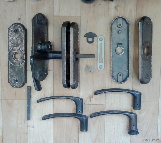 С 1 рубля!! Ручки, накладки и т.д. к замкам дверным. Кому что нужно.